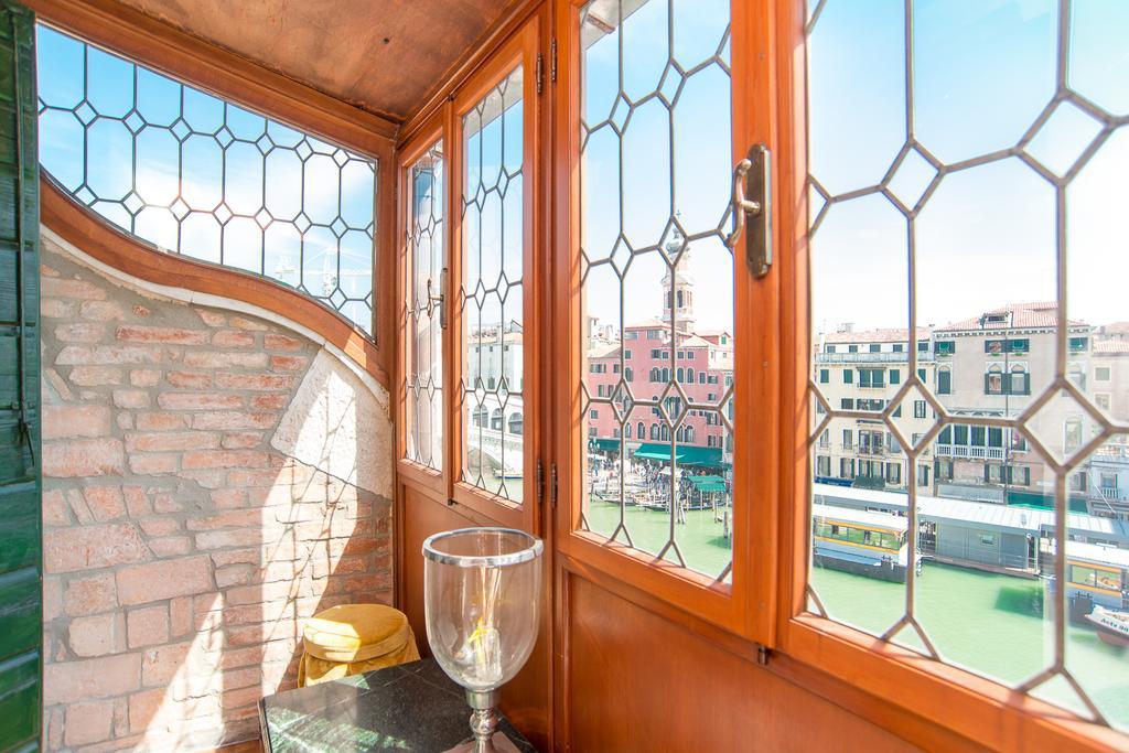 Rialto Terrace On The Grand Canal Venesia Ruang foto